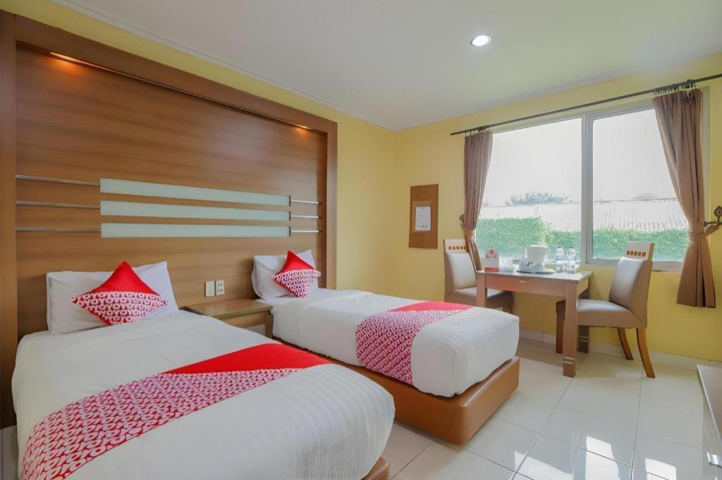 Hotel Senen Indah Syariah Jacarta Exterior foto