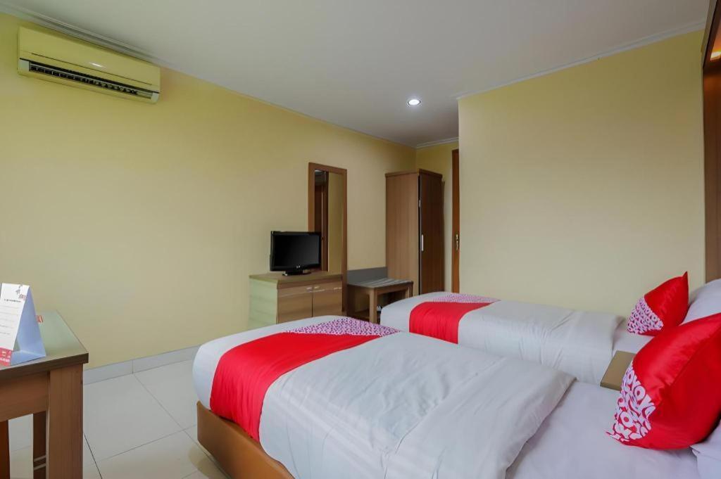Hotel Senen Indah Syariah Jacarta Exterior foto