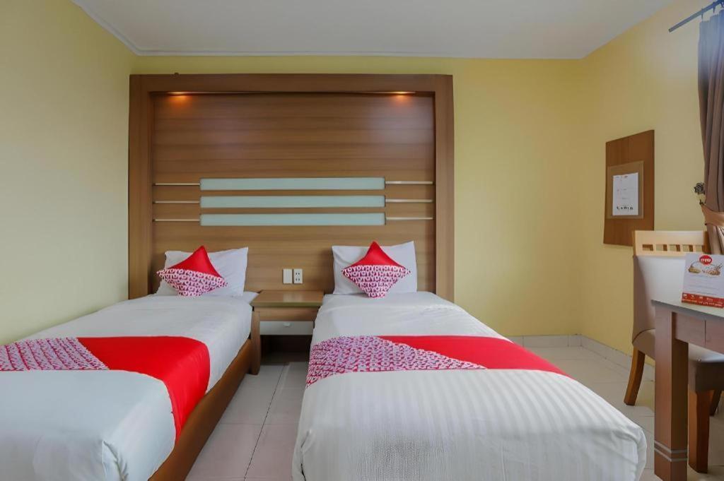 Hotel Senen Indah Syariah Jacarta Exterior foto